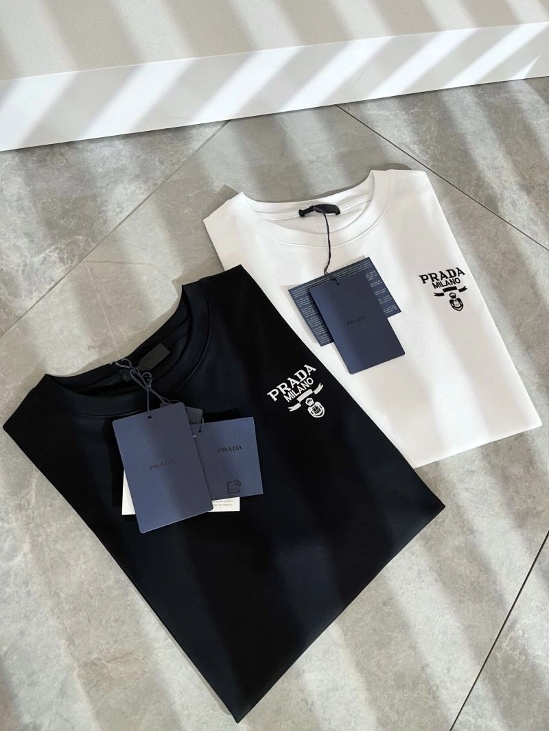Comfortable Prada T-Shirts 169701
