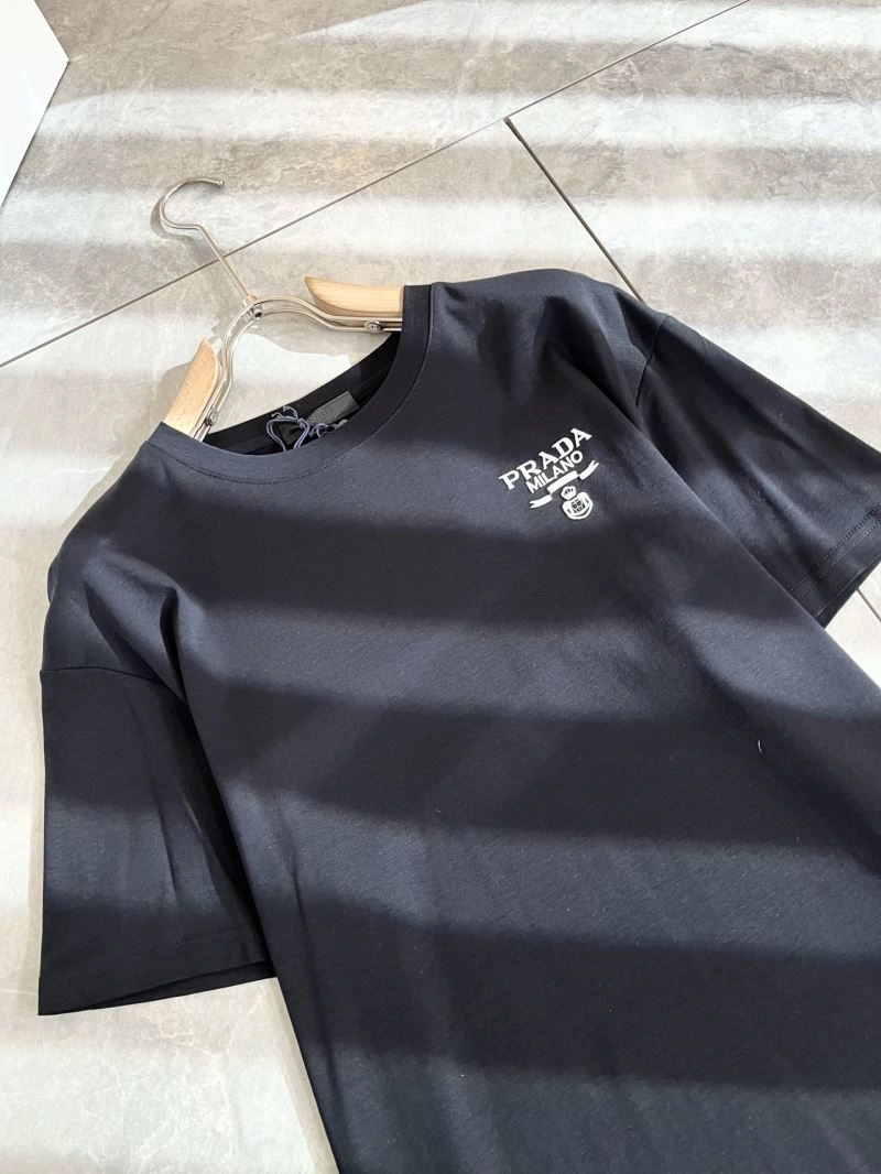 Comfortable Prada T-Shirts 169701