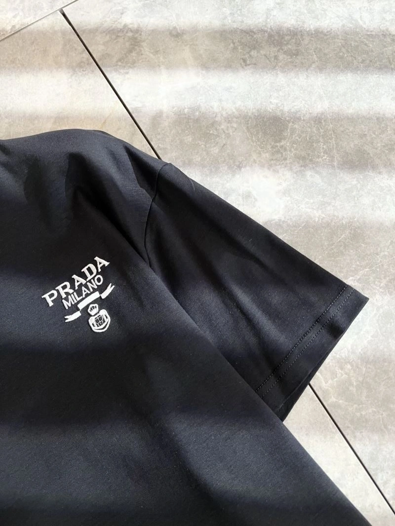Comfortable Prada T-Shirts 169701