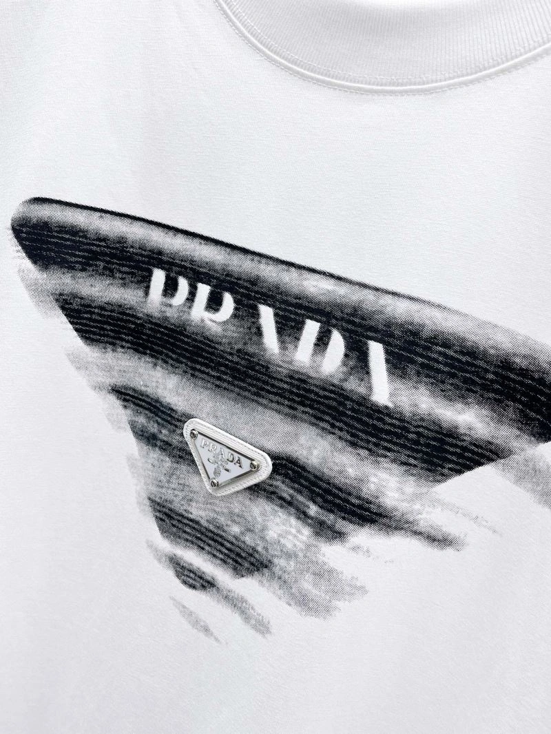 Sophisticated Prada T-Shirts 169694