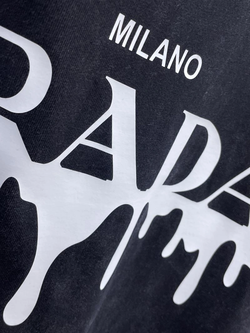 Original Prada T-Shirts 169692