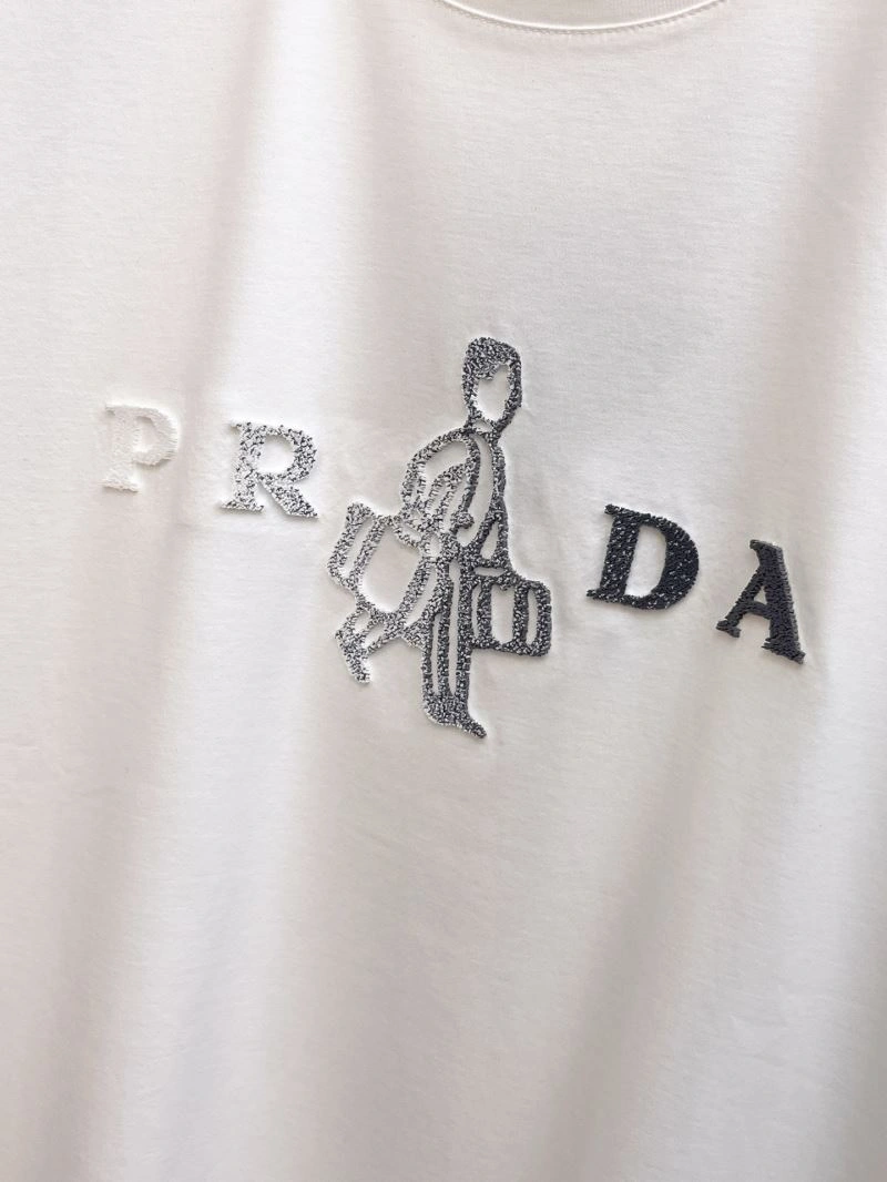 Prada T-Shirts Classic 169658