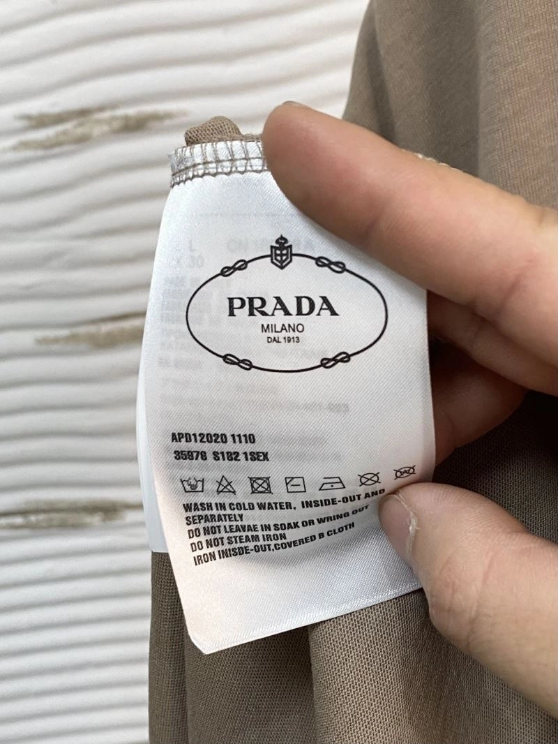 Snug Prada T-Shirts 169665
