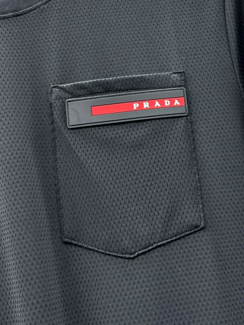 Premium Prada T-Shirts 169682