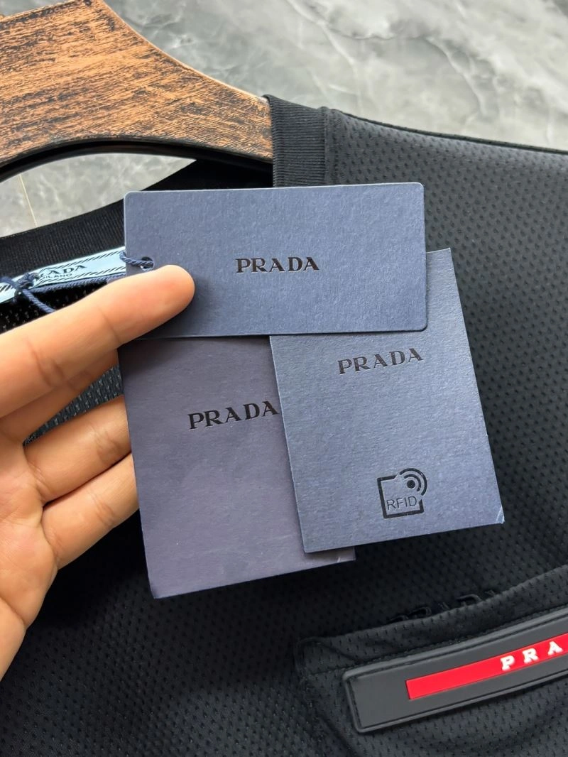 Premium Prada T-Shirts 169682