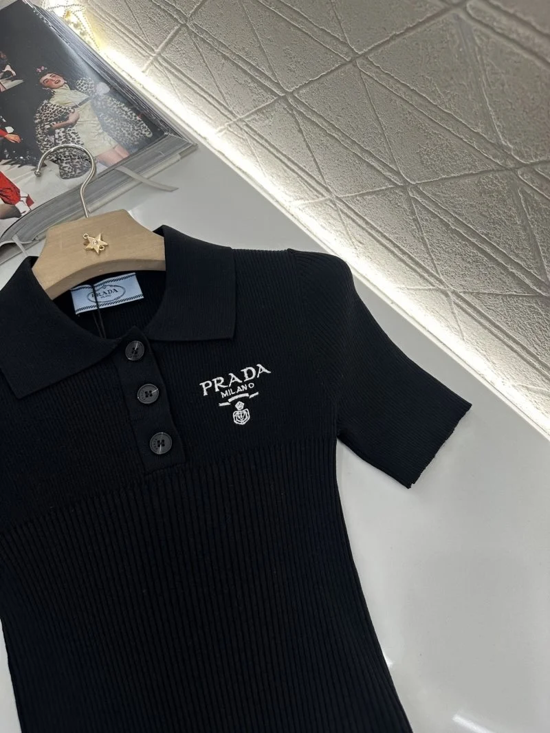 Prada T-Shirts Durable 166080