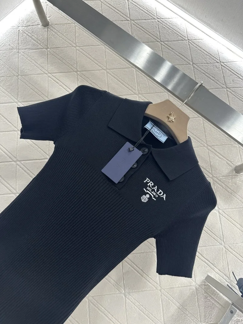 Prada T-Shirts Durable 166080