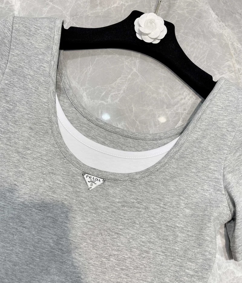 Sophisticated Prada T-Shirts 166117