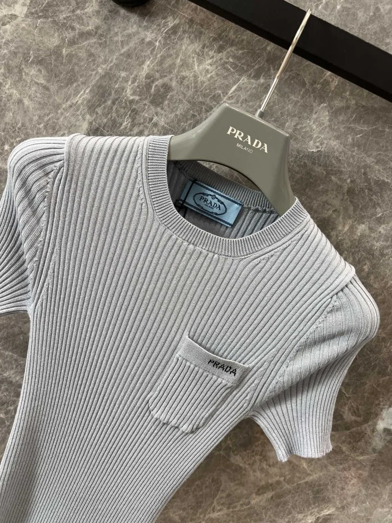 Sustainable Prada T-Shirts 166096