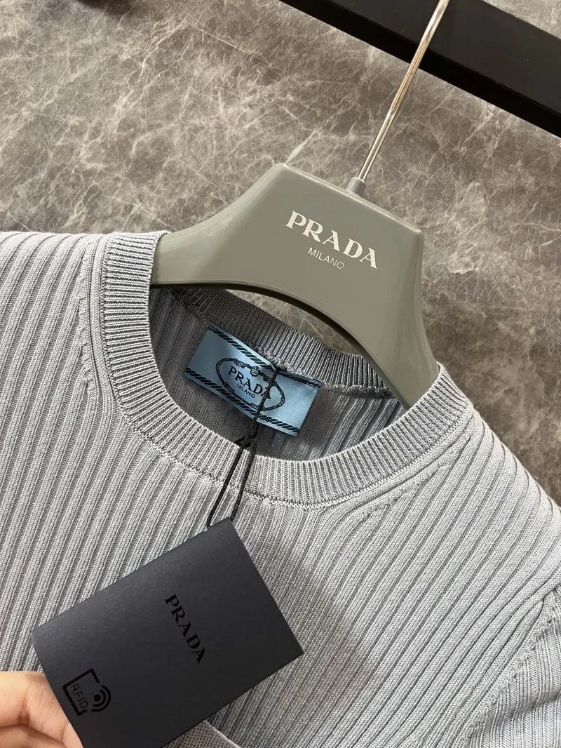 Sustainable Prada T-Shirts 166096
