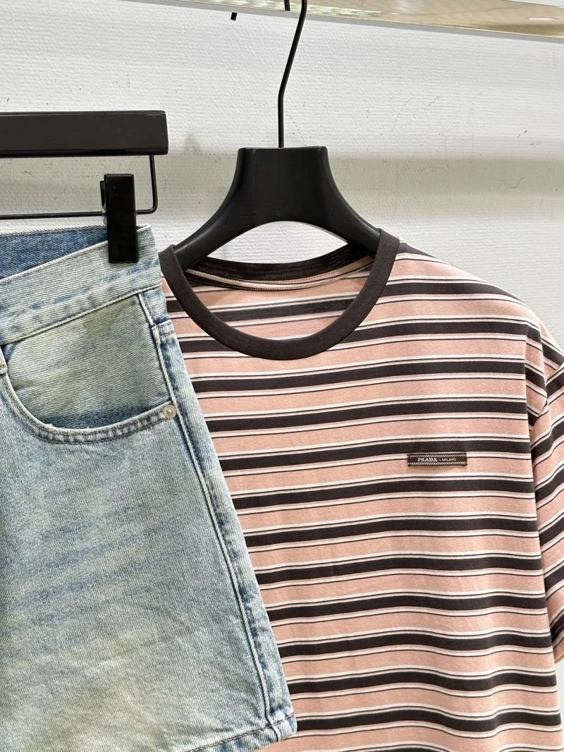 Trendsetting Prada T-Shirts 166088