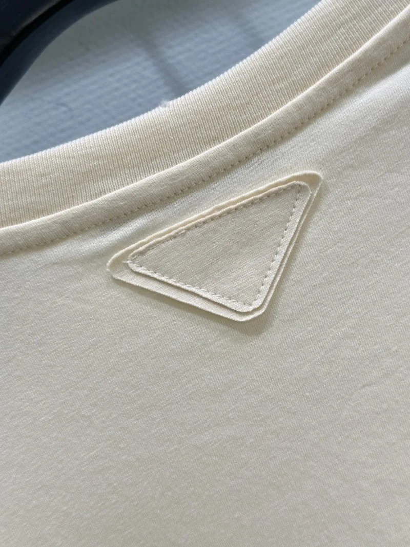 Minimalist Prada T-Shirts 166050