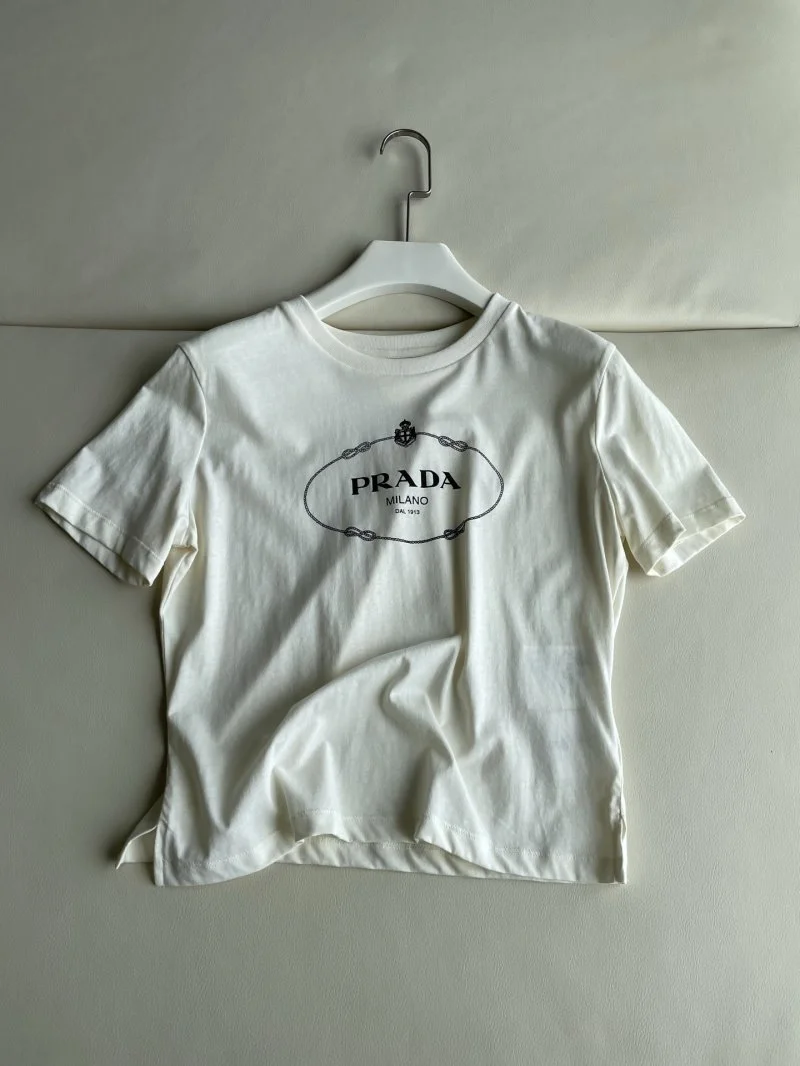 Refined Prada T-Shirts 166487
