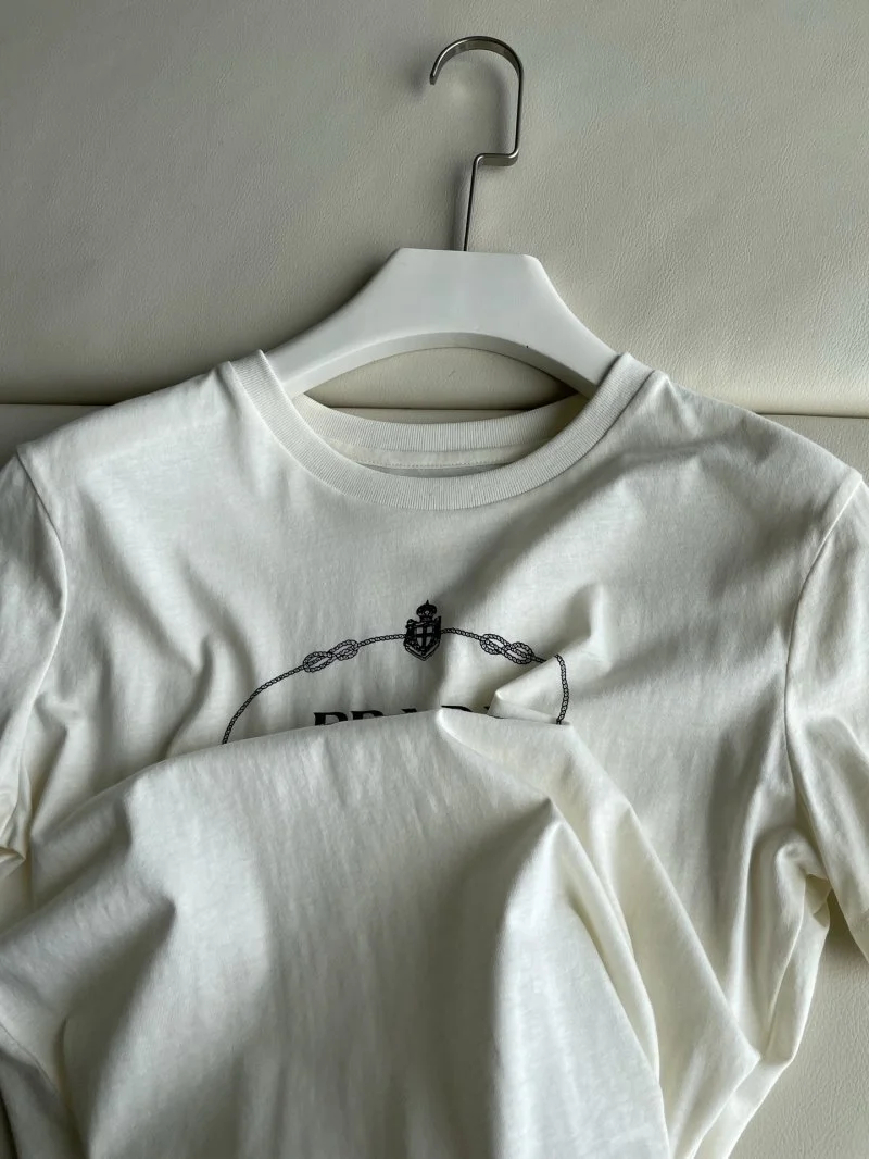 Refined Prada T-Shirts 166487