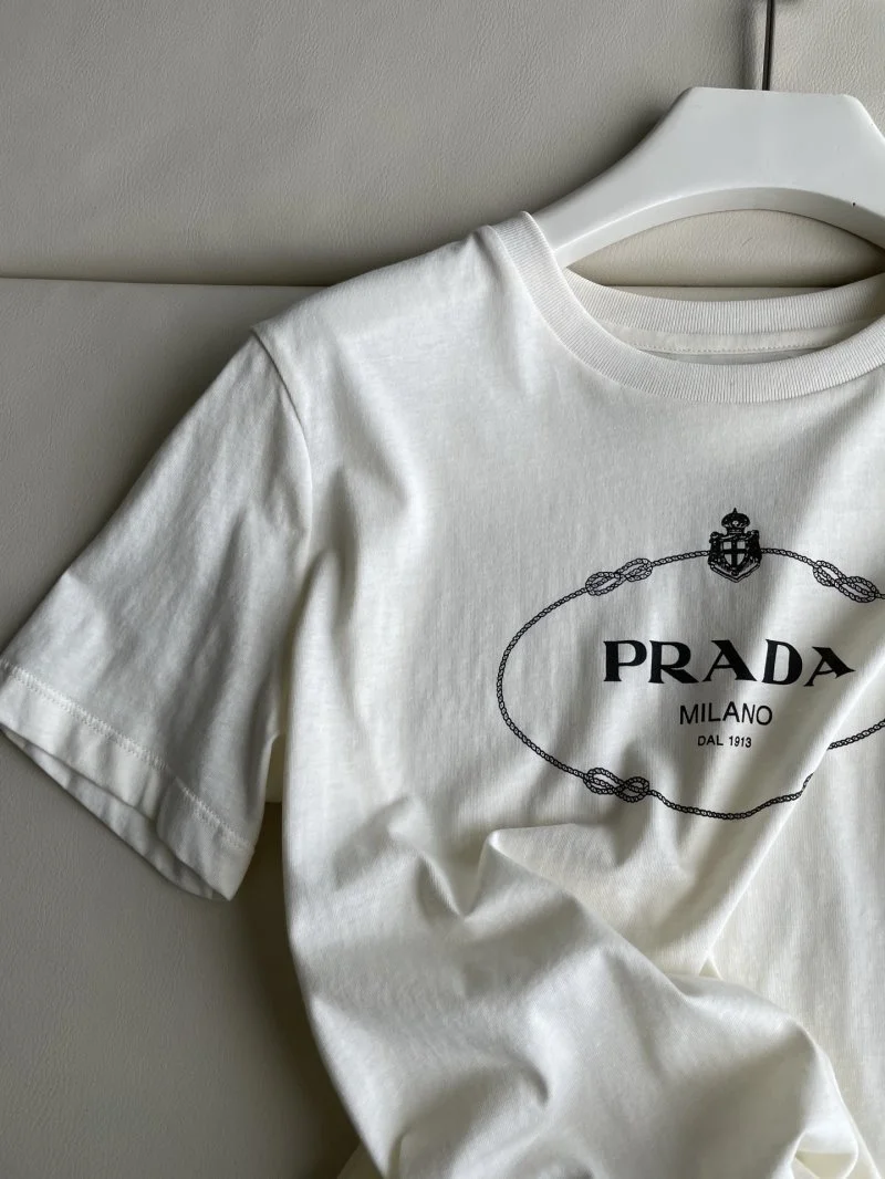Refined Prada T-Shirts 166487