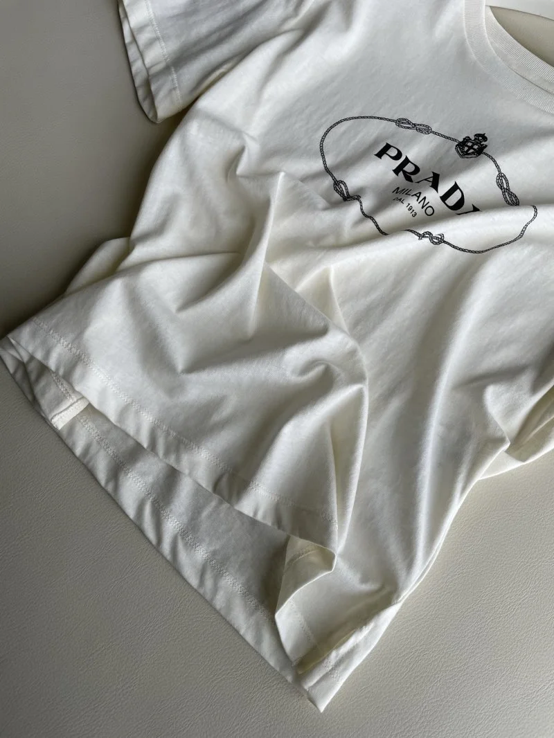 Refined Prada T-Shirts 166487