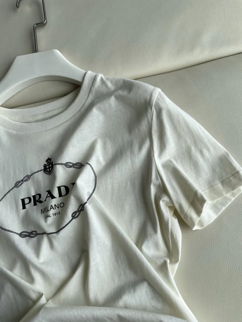 Refined Prada T-Shirts 166487