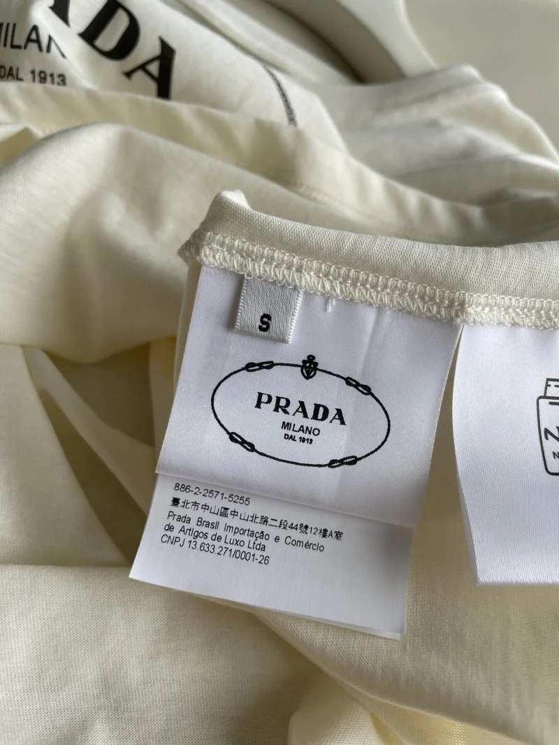 Prada T-Shirts ModernLook 166485