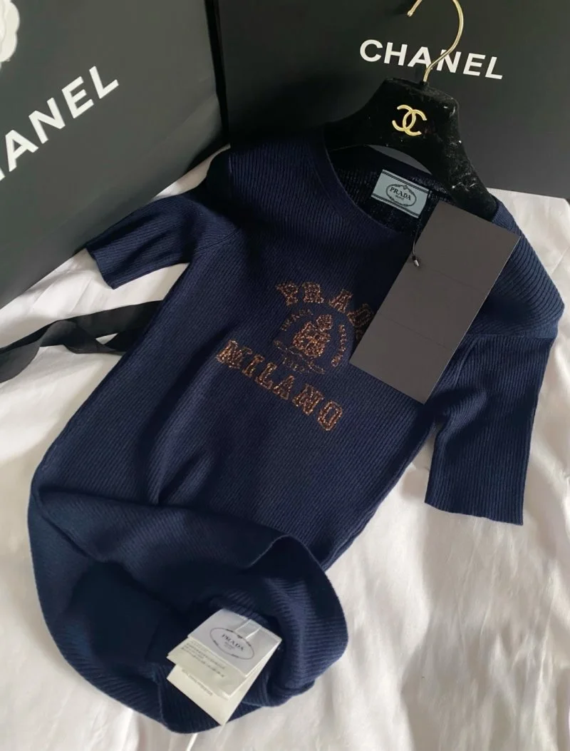 Versatile Prada T-Shirts 166482