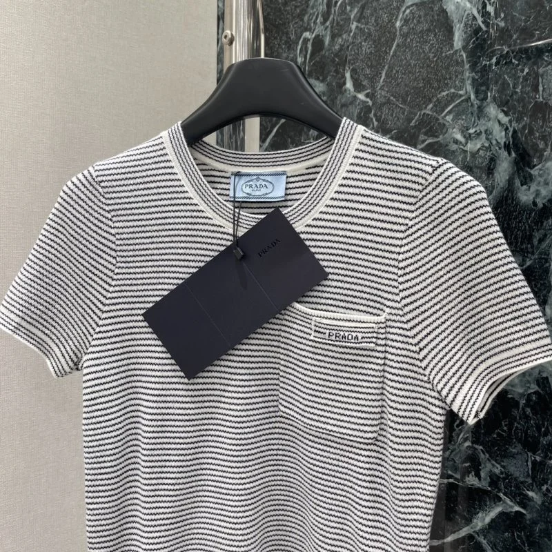 Prada T-Shirts Elegant 166473