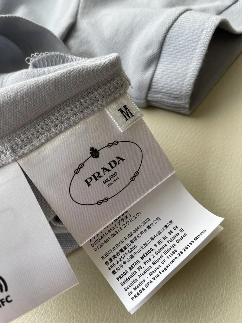 Versatile Prada T-Shirts 166498
