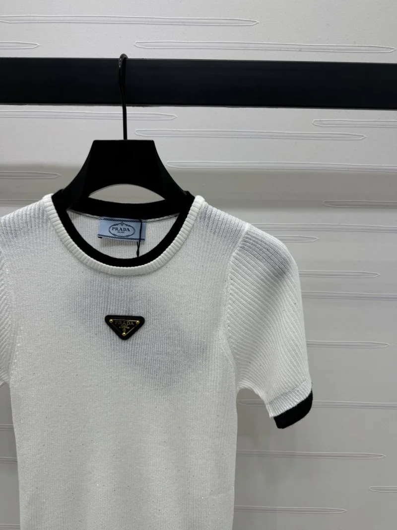 Unisex Prada T-Shirts 166479