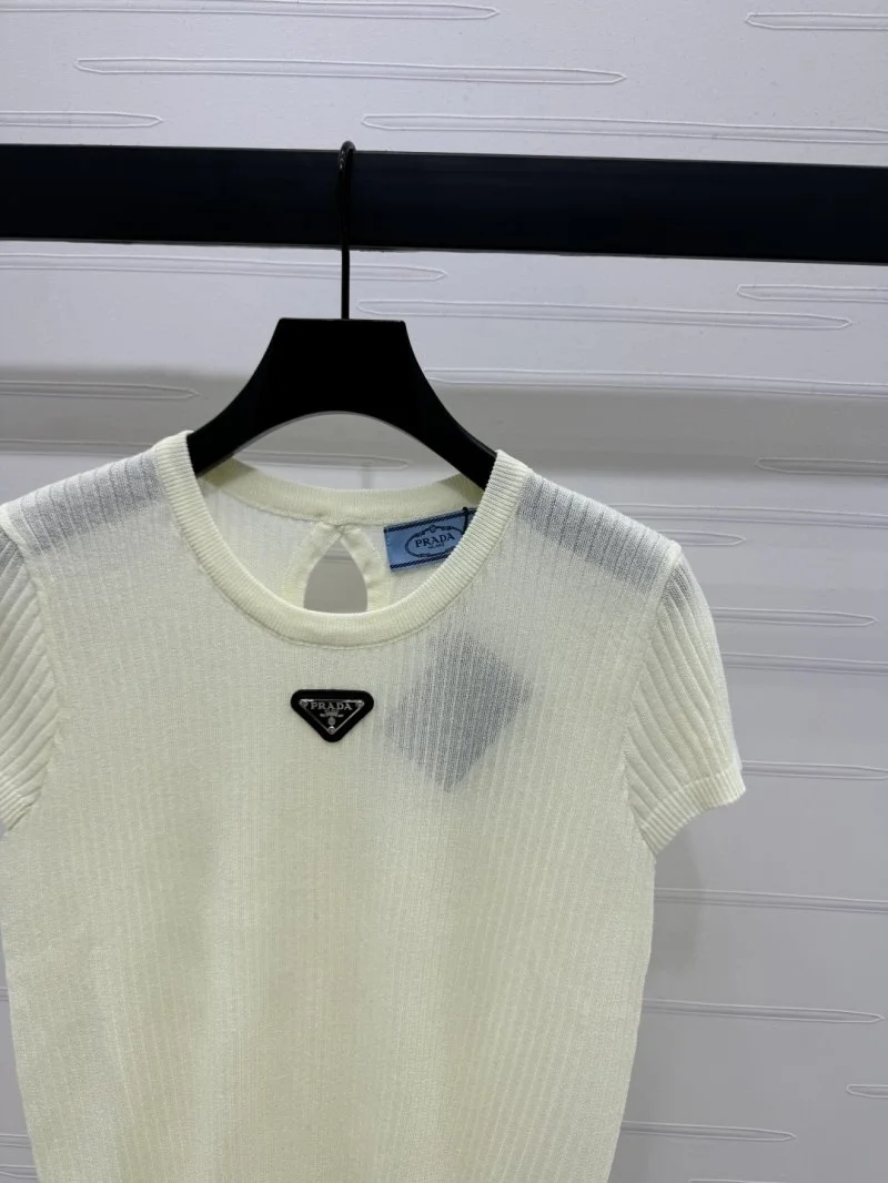 Prada T-Shirts TimelessDesign 166504
