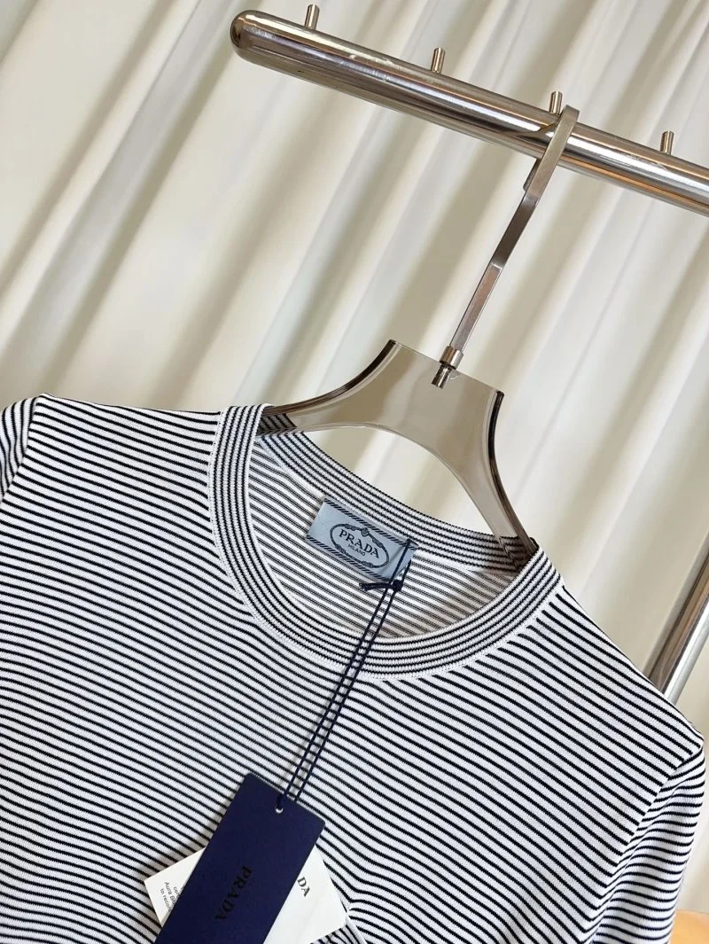 Sleek Prada T-Shirts 166495