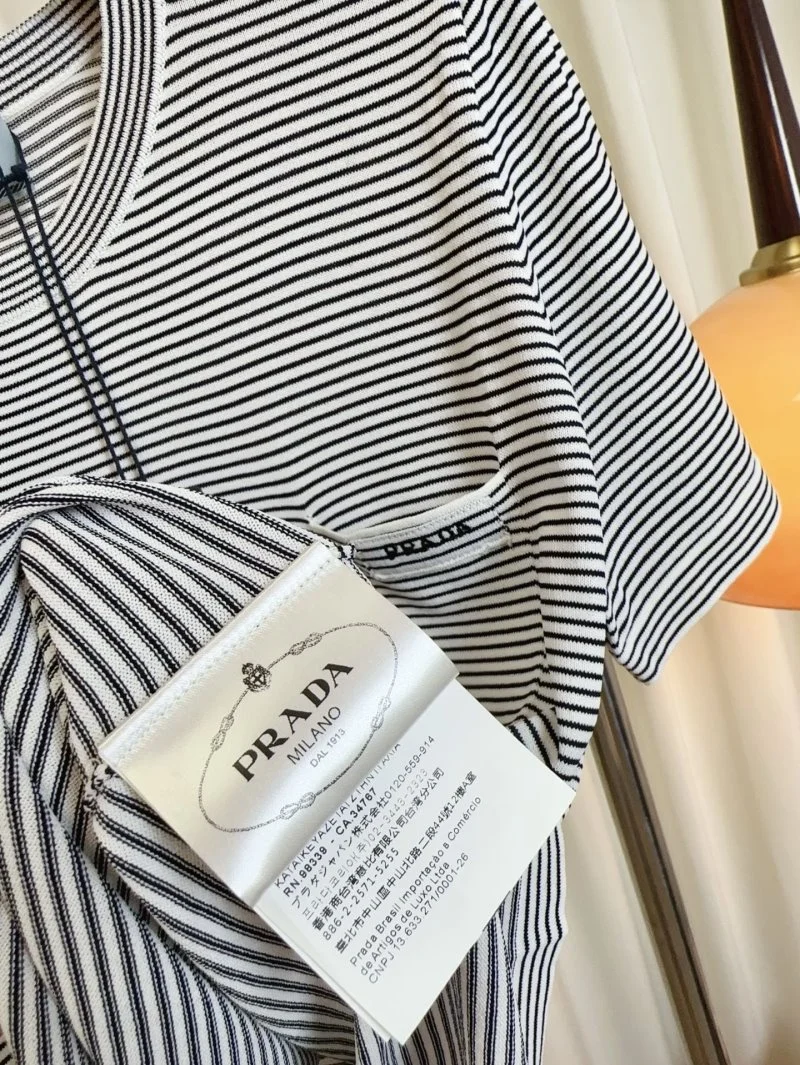Sleek Prada T-Shirts 166495