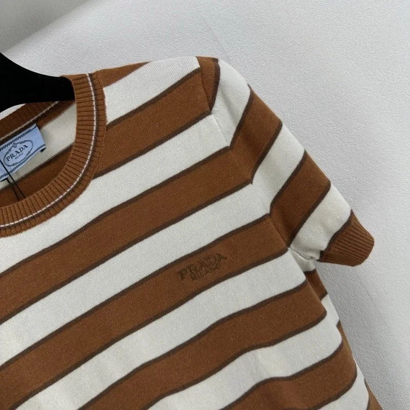Supportive Prada T-Shirts 165769