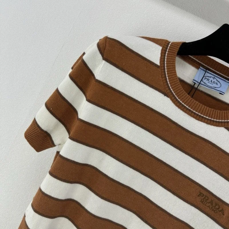 Supportive Prada T-Shirts 165769
