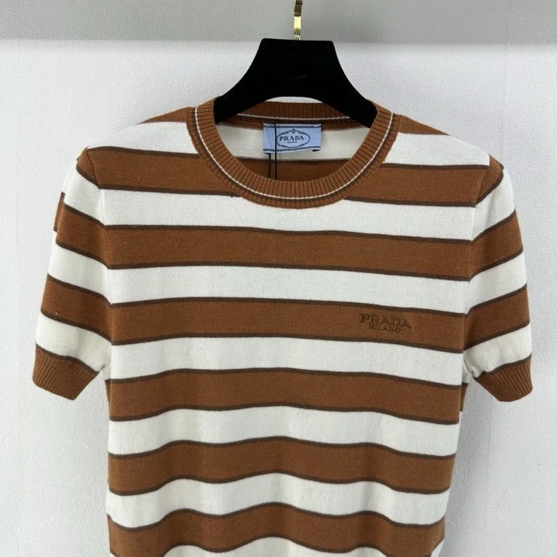 Supportive Prada T-Shirts 165769