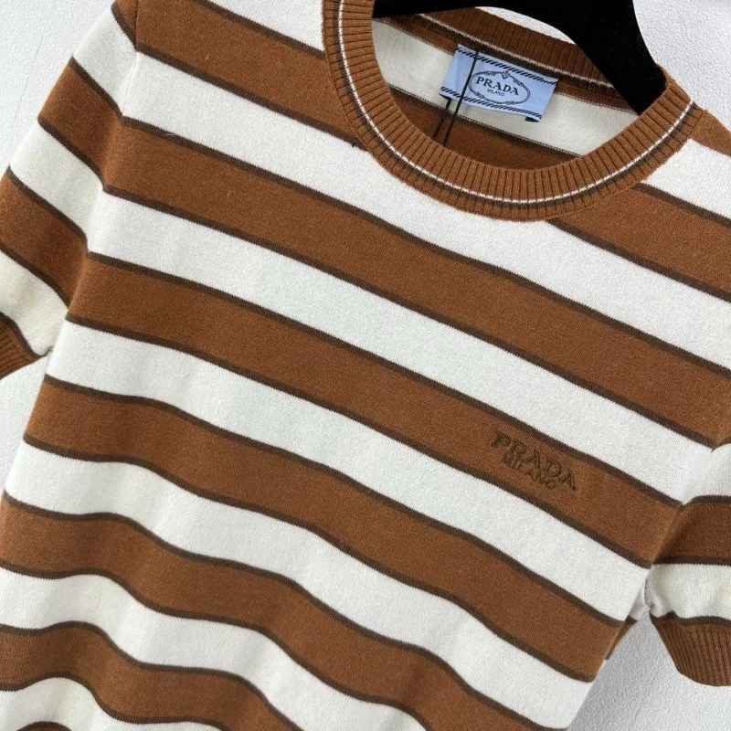 Supportive Prada T-Shirts 165769