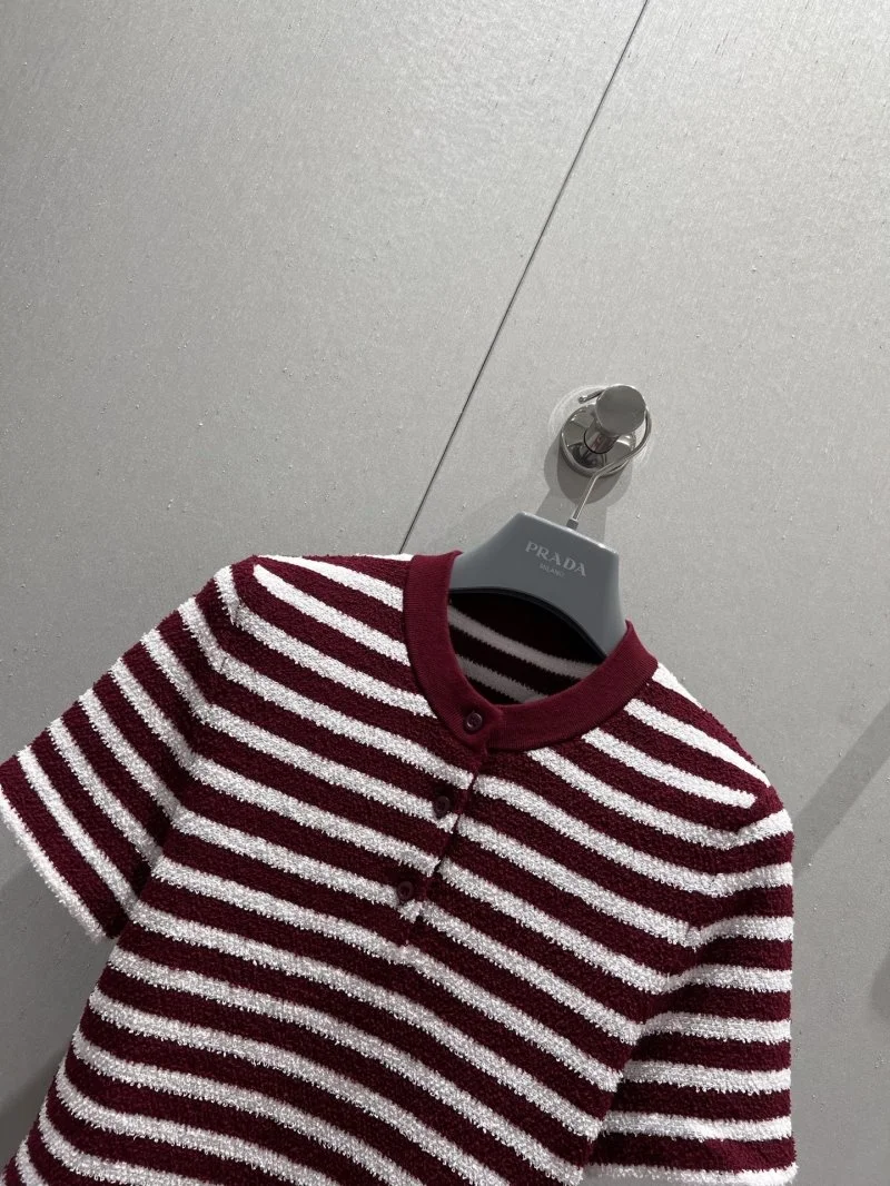 Prada T-Shirts Trendsetting 165753