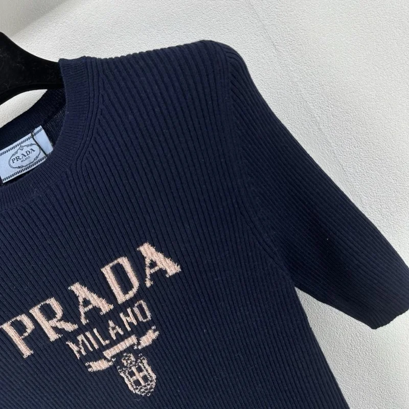Prada T-Shirts Trendsetting 165725