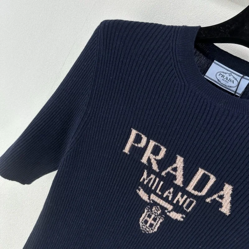 Prada T-Shirts Trendsetting 165725