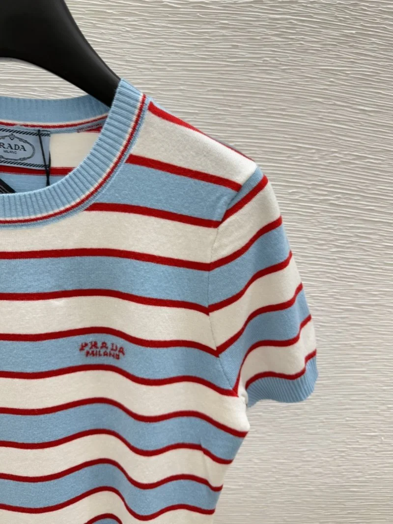 Versatile Prada T-Shirts 165764