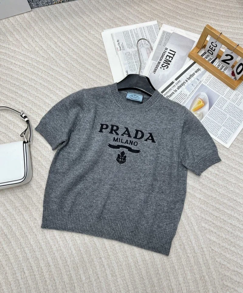 Prada T-Shirts GoAnywhere 165713