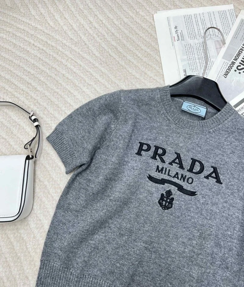 Prada T-Shirts GoAnywhere 165713