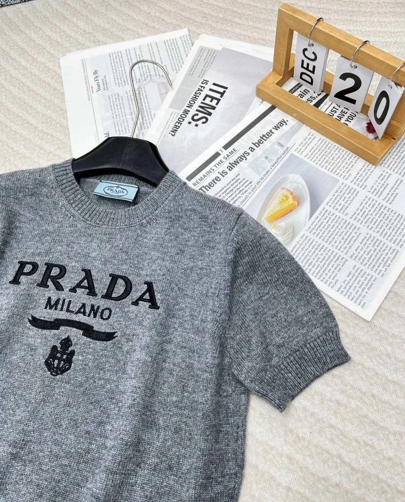 Prada T-Shirts GoAnywhere 165713