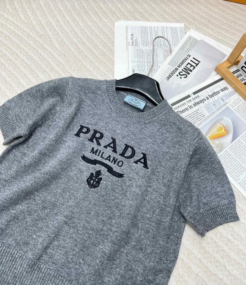 Prada T-Shirts GoAnywhere 165713