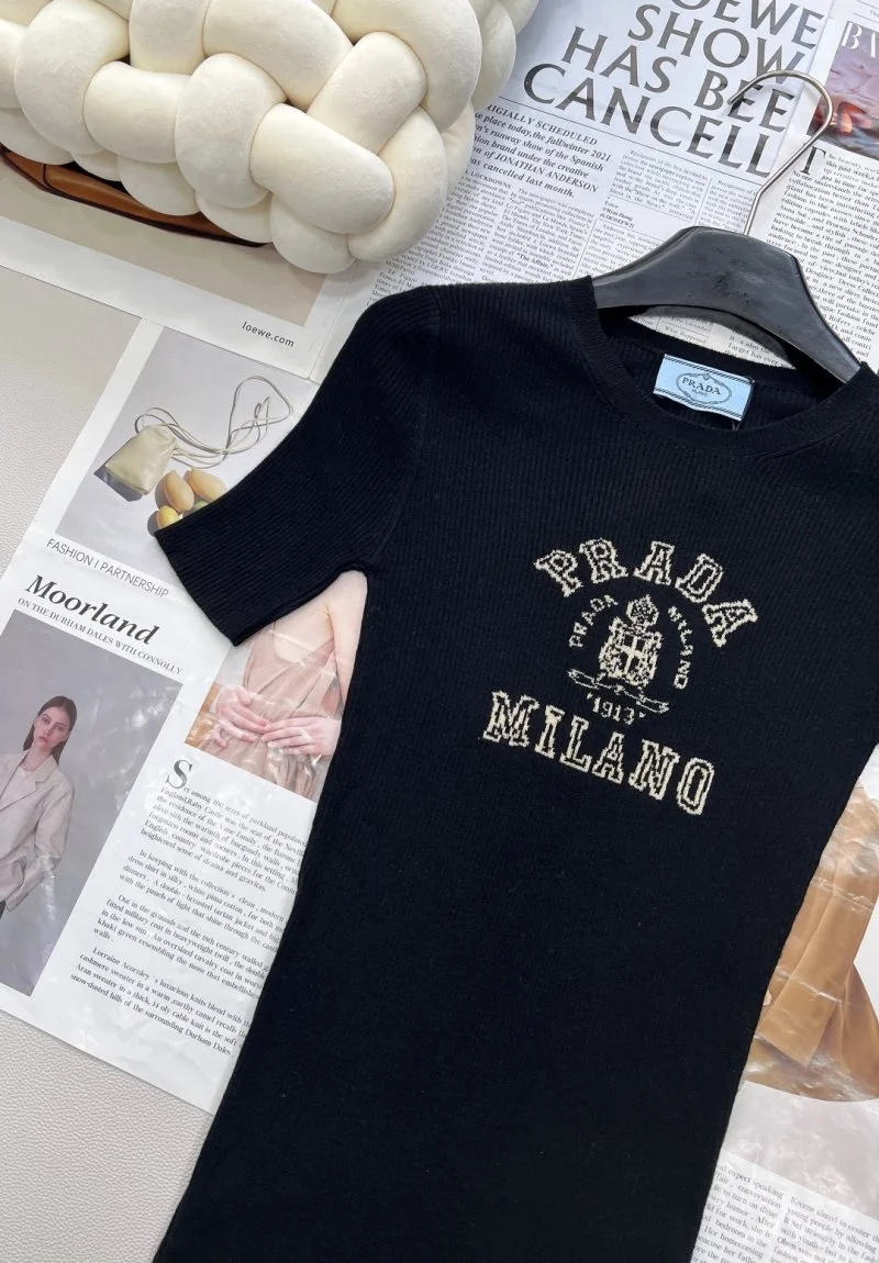 Modern Prada T-Shirts 165710