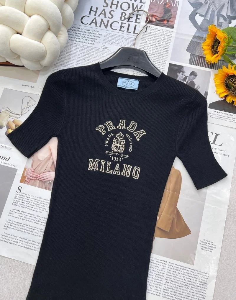 Modern Prada T-Shirts 165710