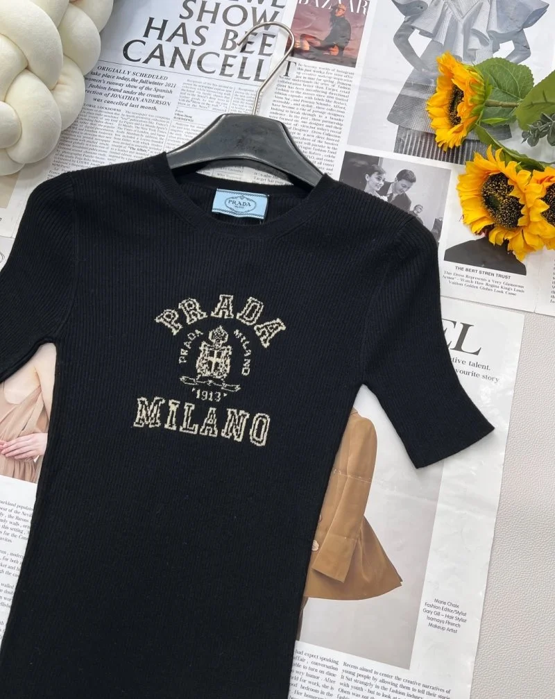 Modern Prada T-Shirts 165710