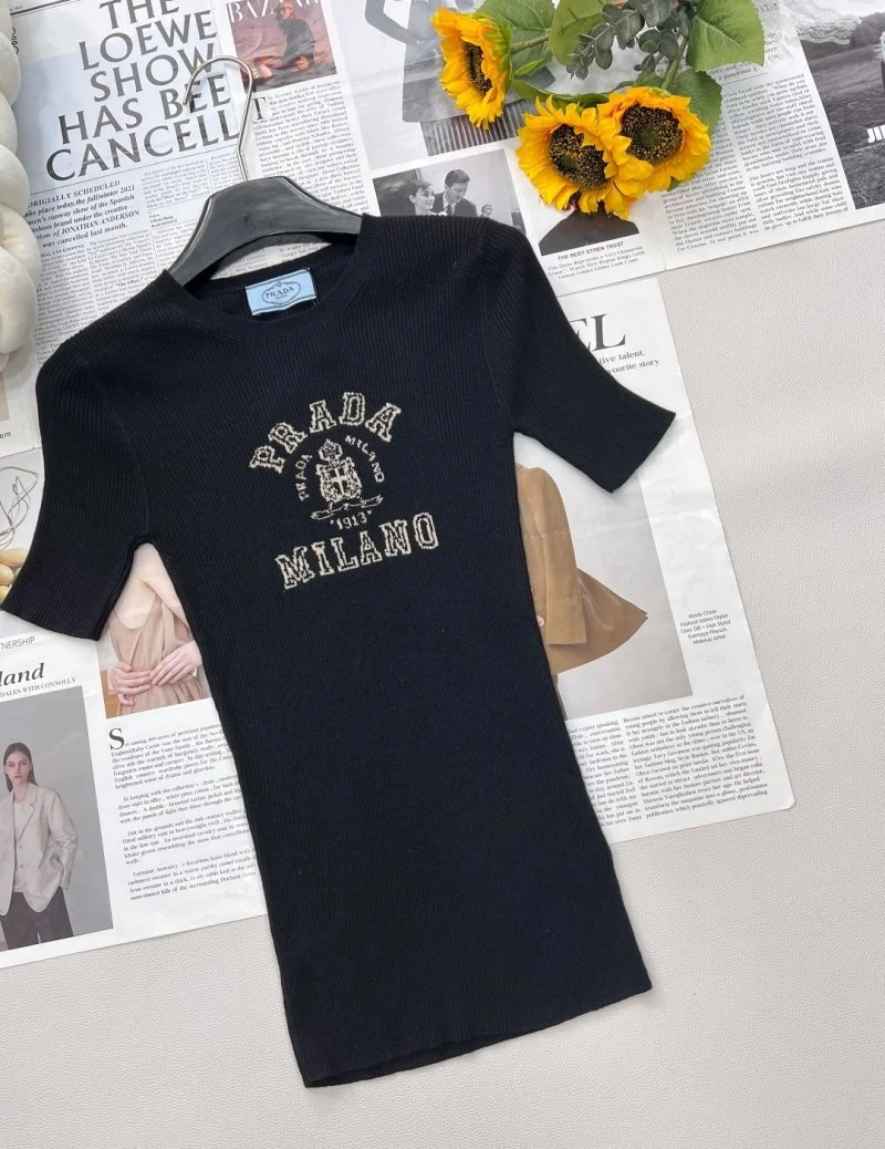 Modern Prada T-Shirts 165710