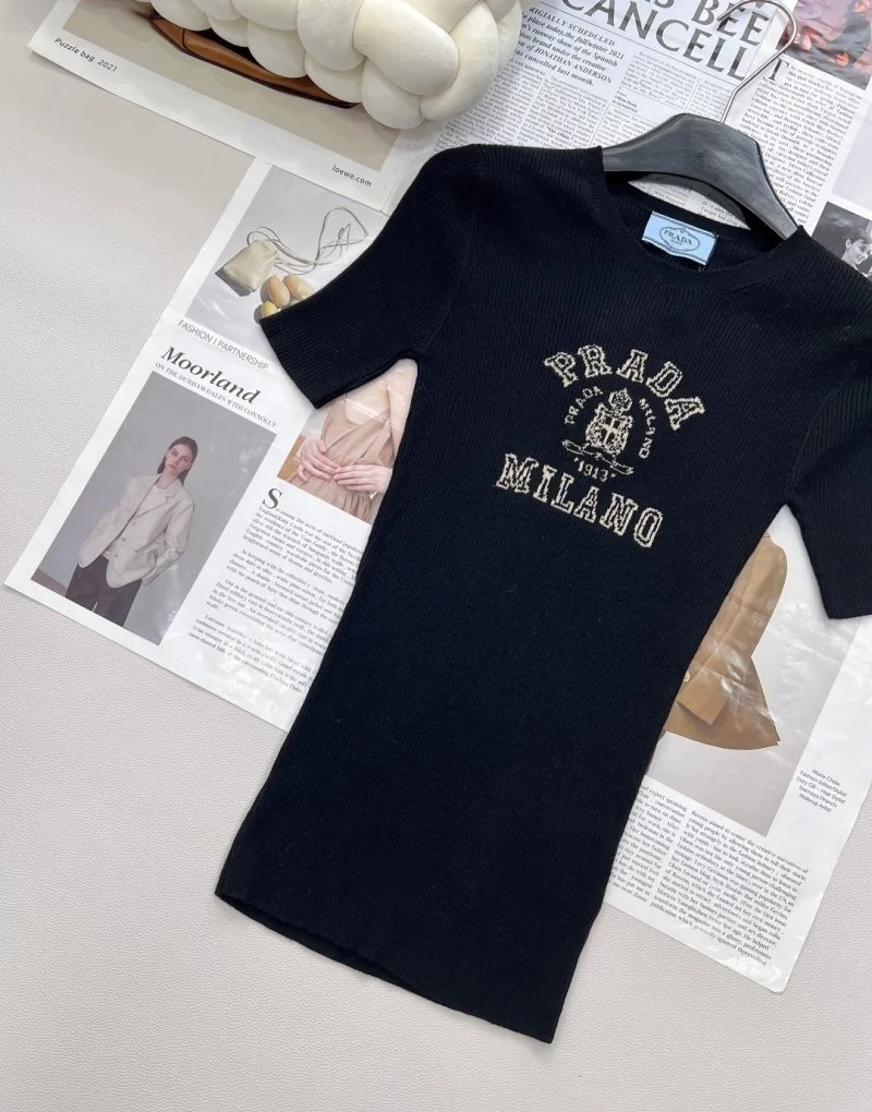 Modern Prada T-Shirts 165710