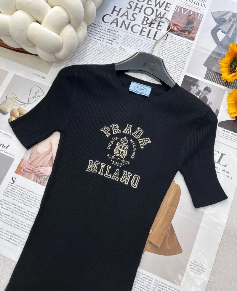 Modern Prada T-Shirts 165710