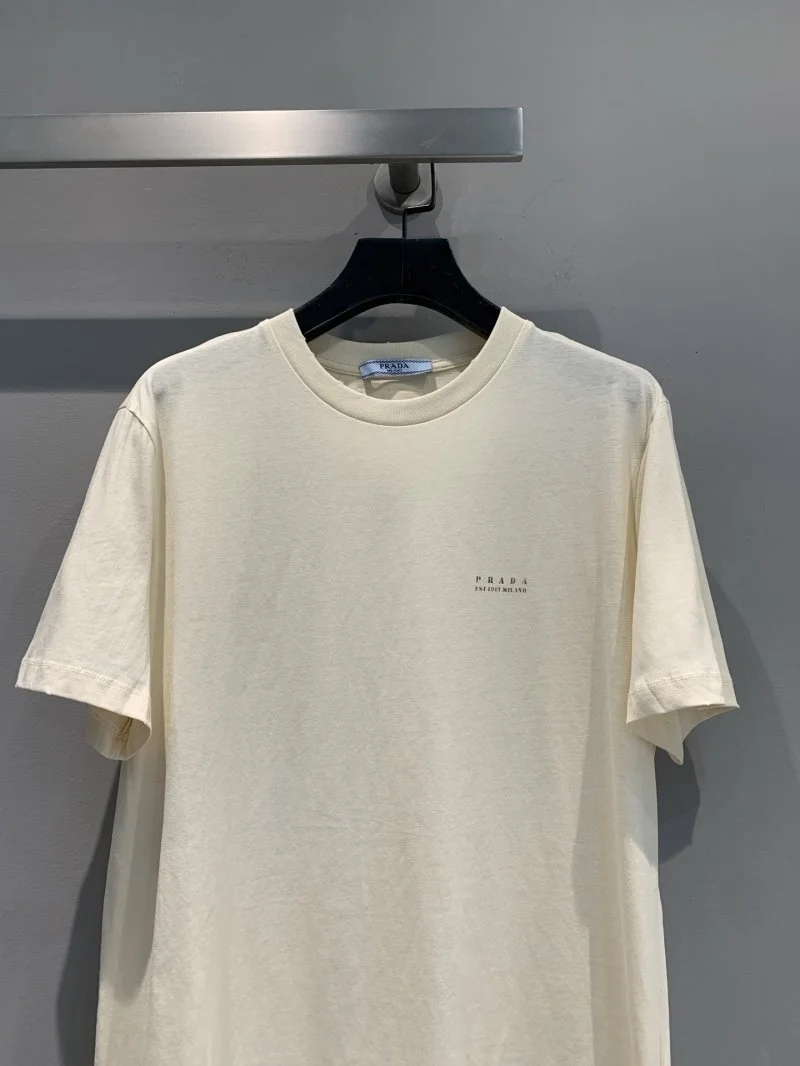 Prada T-Shirts WellDesigned 165705