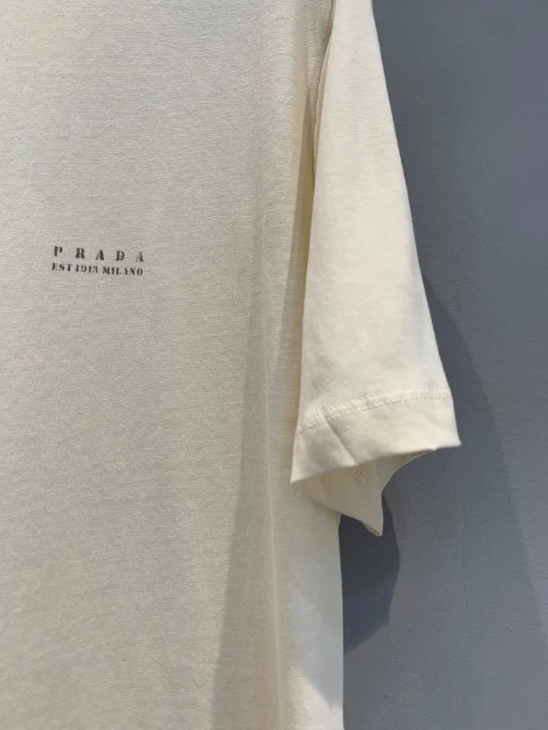 Prada T-Shirts WellDesigned 165705