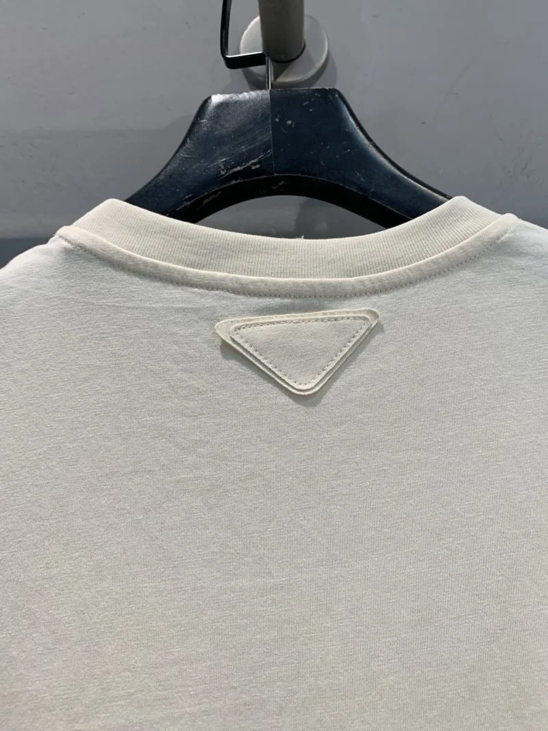 Prada T-Shirts WellDesigned 165705